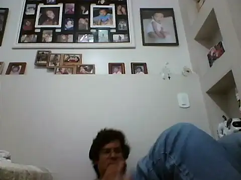 AgneloFly online show from June 17, 2026, 3:39 am
