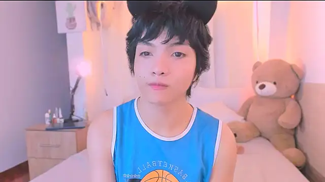 Snapshot of AllanYong18 chatting on October 13, 2025, 9:22 am AllanYong18 online show from October 13, 2025, 9:22 am