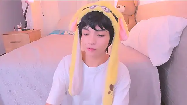 Snapshot of AllanYong18 chatting on October 9, 2025, 7:53 am AllanYong18 online show from October 9, 2025, 7:53 am