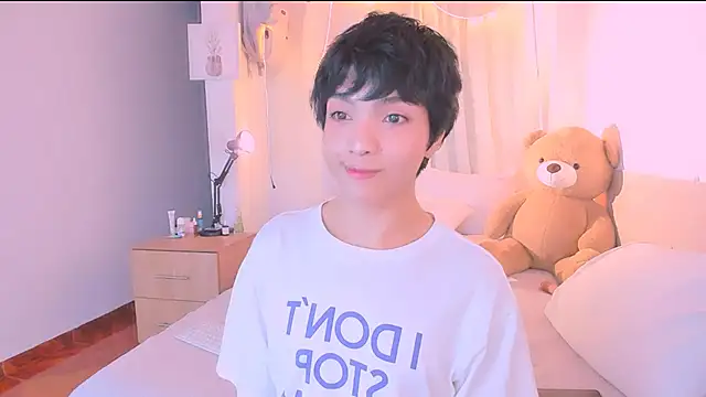 Snapshot of AllanYong18 chatting on October 19, 2025, 8:39 am AllanYong18 online show from October 19, 2025, 8:39 am