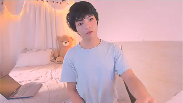 Snapshot of AllanYong18 chatting on November 11, 2025, 2:50 am AllanYong18 online show from November 11, 2025, 2:50 am