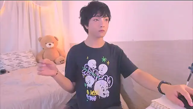 Snapshot of AllanYong18 chatting on November 4, 2025, 4:16 am AllanYong18 online show from November 4, 2025, 4:16 am