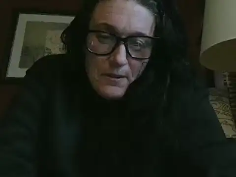 Snapshot of dirttysafe chatting on February 3, 2025, 10:11 pm dirttysafe online show from February 3, 2025, 10:11 pm