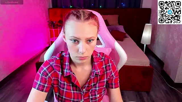 Aliceforfuun online show from September 10, 2025, 8:46 am
