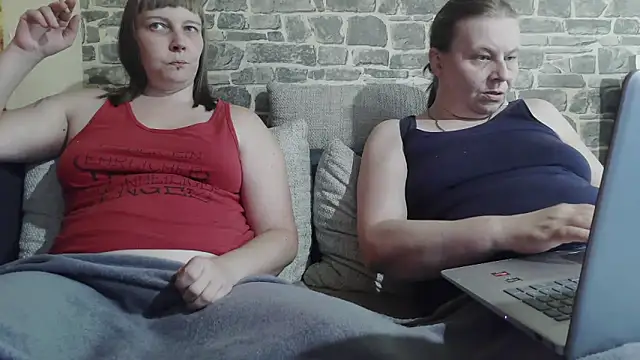 YviEngel87 online show from September 20, 2025, 3:17 pm