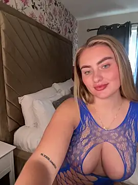 lucyRose xoxox online show from September 21, 2025, 3:28 pm