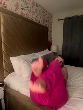 lucyRose xoxox online show from September 28, 2025, 6:15 pm