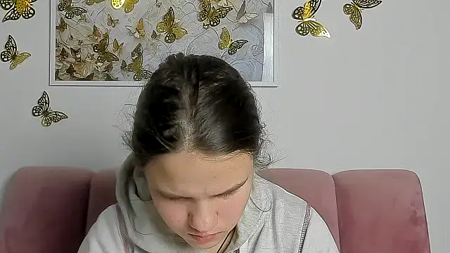 Snapshot of AdeleCruz chatting on February 17, 2026, 12:24 pm AdeleCruz online show from February 17, 2026, 12:24 pm