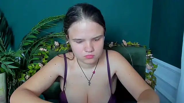 AdeleCruz online show from March 29, 2026, 12:07 pm