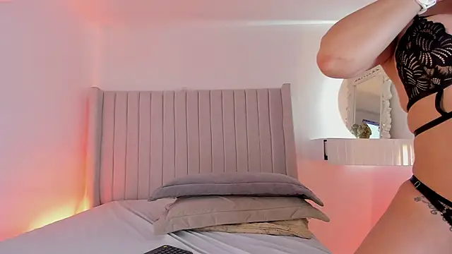 Karla Hudsson online show from April 21, 2026, 12:34 pm