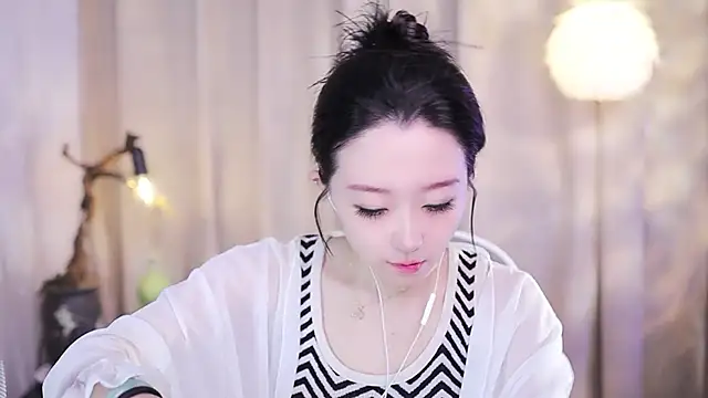 Zoe-99 online show from November 5, 2025, 12:08 pm