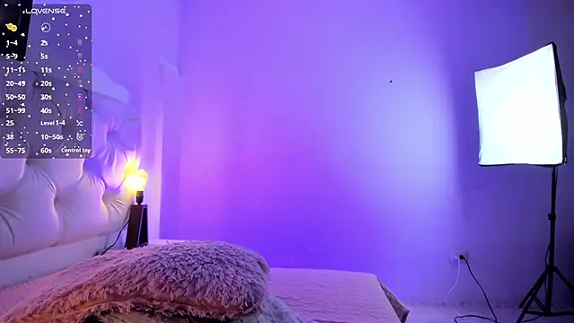 kathy bakerr online show from November 22, 2025, 1:43 pm