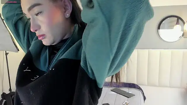 Snapshot of chelsea_bolton_ chatting on June 10, 2026, 12:50 pm chelsea bolton online show from June 10, 2026, 12:50 pm