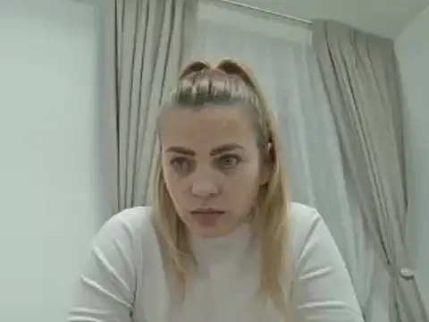 Snapshot of AnnaBell2025 chatting on January 13, 2025, 8:37 pm AnnaBell2025 online show from January 13, 2025, 8:37 pm