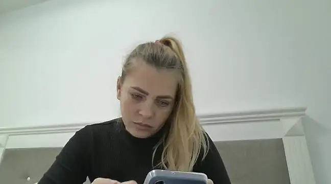 Snapshot of AnnaBell2025 chatting on February 14, 2025, 6:29 pm AnnaBell2025 online show from February 14, 2025, 6:29 pm