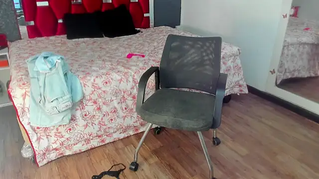 Snapshot of cataleyah_07 chatting on March 13, 2025, 7:06 pm cataleyah 07 online show from March 13, 2025, 7:06 pm