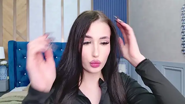 EmmaLawrens online show from March 19, 2025, 8:43 pm