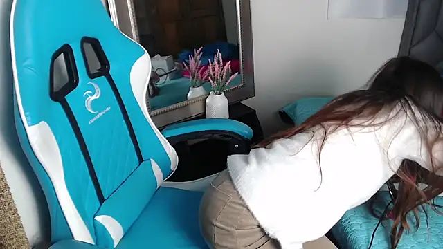 Snapshot of Aleska_Miami chatting on October 8, 2025, 3:02 pm Aleska Miami online show from October 8, 2025, 3:02 pm