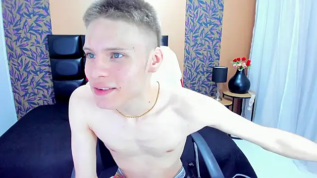 blondie lover69 online show from February 10, 2025, 7:38 pm