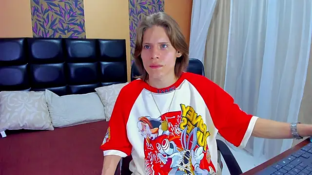 blondie lover69 online show from February 4, 2025, 7:33 pm
