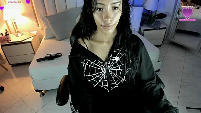 Snapshot of vaiolethsan__ chatting on May 14, 2026, 1:08 pm vaiolethsan online show from May 14, 2026, 1:08 pm