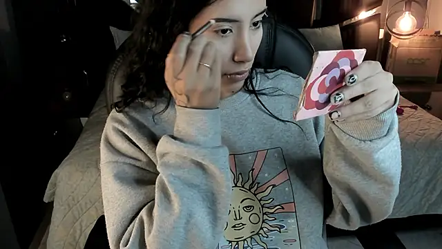 vaiolethsan   online show from February 2, 2026, 8:19 pm