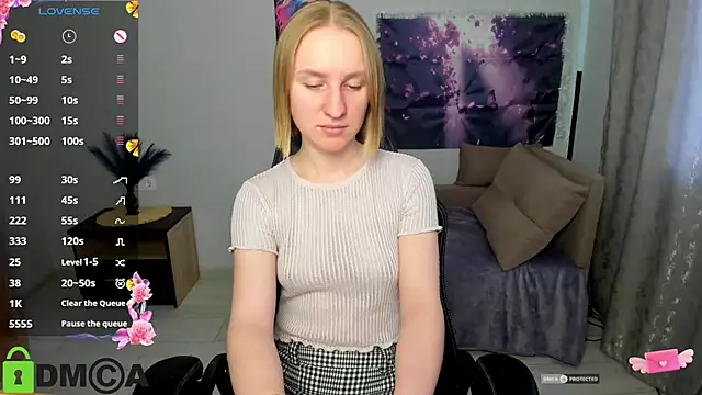 Snapshot of BeautyBlondy chatting on April 28, 2026, 12:20 pm BeautyBlondy online show from April 28, 2026, 12:20 pm