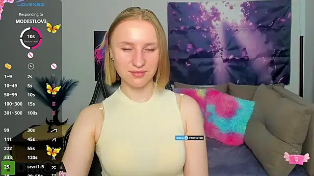 Snapshot of BeautyBlondy chatting on May 11, 2026, 4:04 pm BeautyBlondy online show from May 11, 2026, 4:04 pm