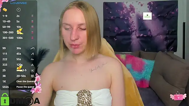 Snapshot of BeautyBlondy chatting on May 12, 2026, 12:33 pm BeautyBlondy online show from May 12, 2026, 12:33 pm