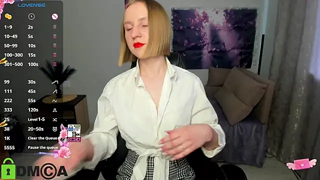 Snapshot of BeautyBlondy chatting on April 30, 2026, 12:45 pm BeautyBlondy online show from April 30, 2026, 12:45 pm