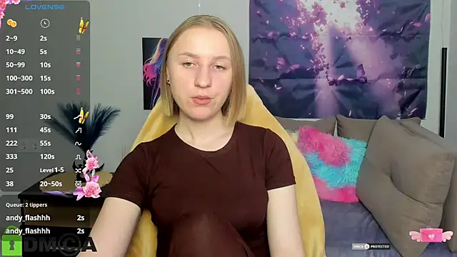 Snapshot of BeautyBlondy chatting on May 18, 2026, 12:10 pm BeautyBlondy online show from May 18, 2026, 12:10 pm