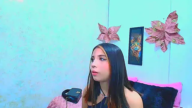 Rousse violett online show from February 1, 2025, 8:16 pm
