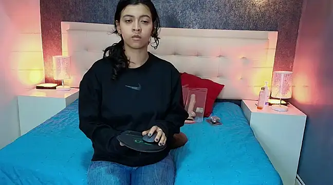 gabriela cortez online show from February 10, 2025, 7:38 pm