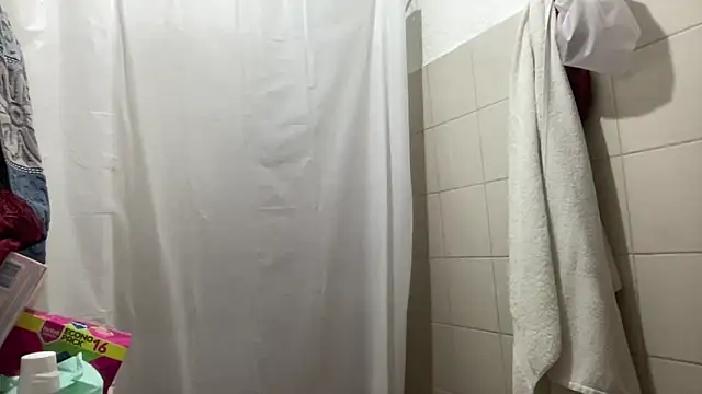 LunaBeya online show from February 20, 2026, 12:29 pm