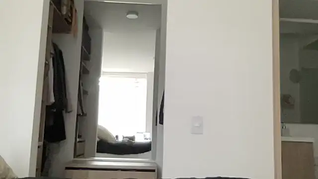 LunaBeya online show from April 16, 2026, 9:39 pm