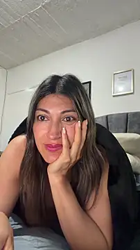 LunaBeya online show from February 18, 2026, 2:13 pm