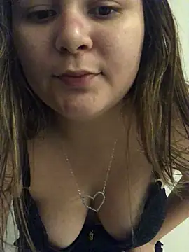 julinha2311 online show from February 15, 2025, 12:59 am