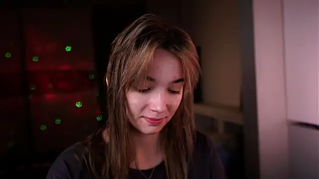 ileanacampbe online show from October 16, 2025, 4:21 am