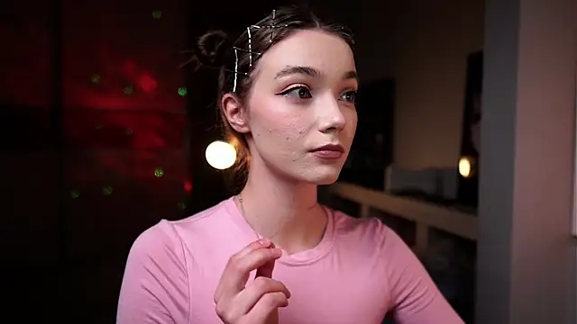 ileanacampbe online show from November 12, 2025, 5:00 am