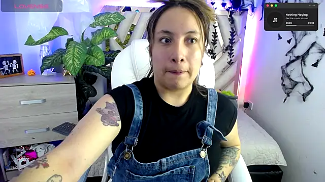 NyxAndria 1 online show from November 14, 2025, 8:34 pm