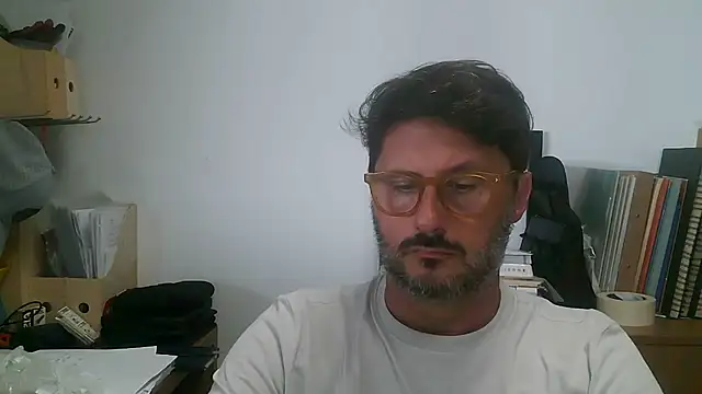 Cellino4 online show from July 17, 2026, 4:04 pm