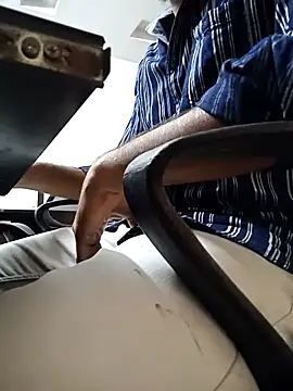 Snapshot of braveman999 chatting on November 29, 2025, 10:59 am braveman999 online show from November 29, 2025, 10:59 am