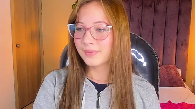 Snapshot of Dahlia_Rousse chatting on November 9, 2025, 5:06 pm Dahlia Rousse online show from November 9, 2025, 5:06 pm