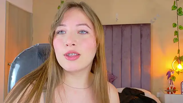 Dahlia Rousse online show from April 14, 2026, 2:27 am