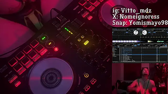 Snapshot of vittote chatting on February 18, 2025, 10:58 pm vittote online show from February 18, 2025, 10:58 pm