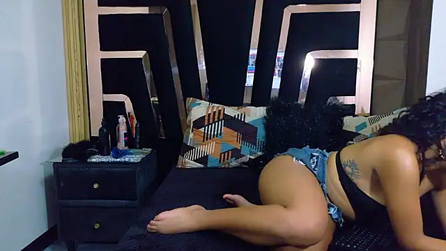 SolEvanss online show from November 20, 2025, 3:51 am