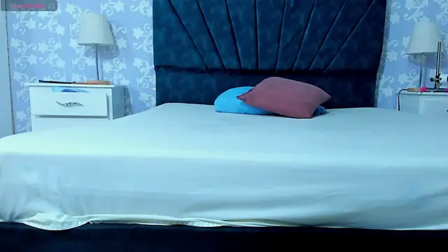 SalomeSimonz online show from November 13, 2025, 7:18 pm