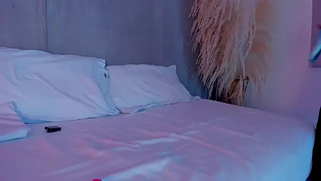 alliss ginger  online show from November 5, 2025, 8:45 pm