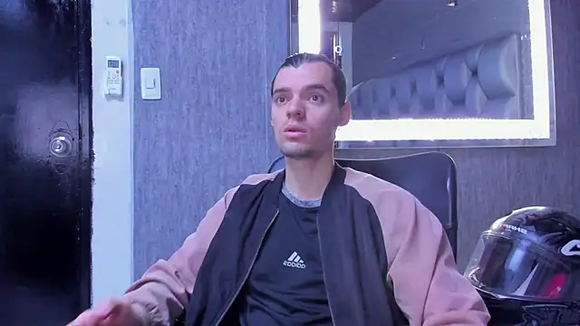 Snapshot of maxi_styles chatting on February 5, 2026, 12:56 pm maxi styles online show from February 5, 2026, 12:56 pm