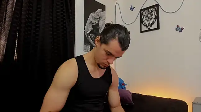 Snapshot of maxi_styles chatting on February 3, 2025, 5:35 pm maxi styles online show from February 3, 2025, 5:35 pm